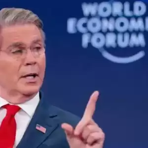 美财长松口：默许伊朗船通行 霍尔木兹封锁再反转