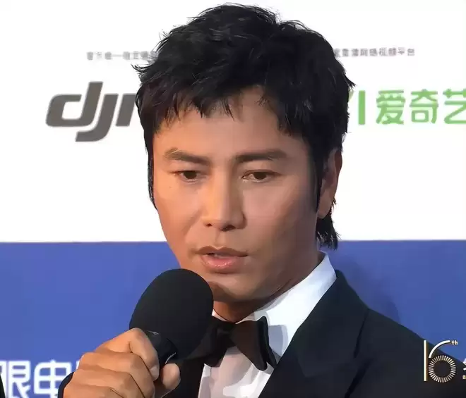 北影节开幕式红毯生图来了！舒淇晕妆，高圆圆脸发黄