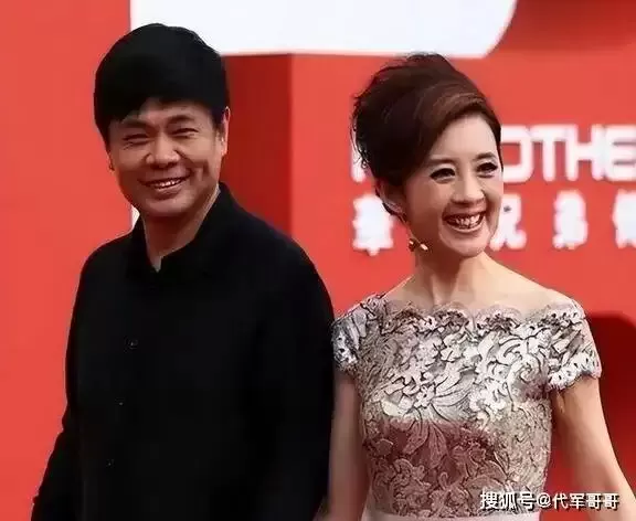 57岁许戈辉现身，如今女儿成为她的骄傲