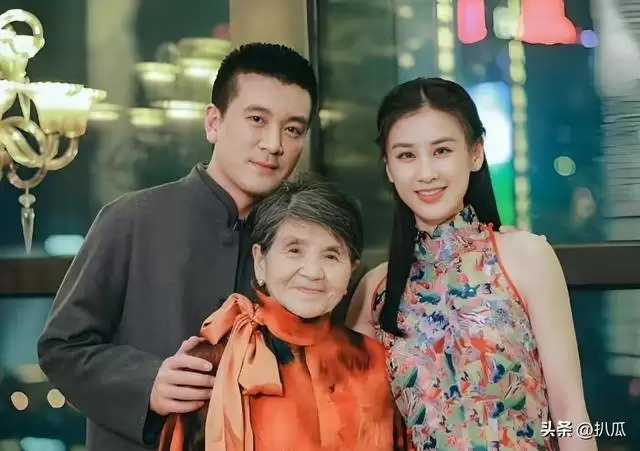 杨家一个举动对待新儿媳 黄圣依果真是跑对了