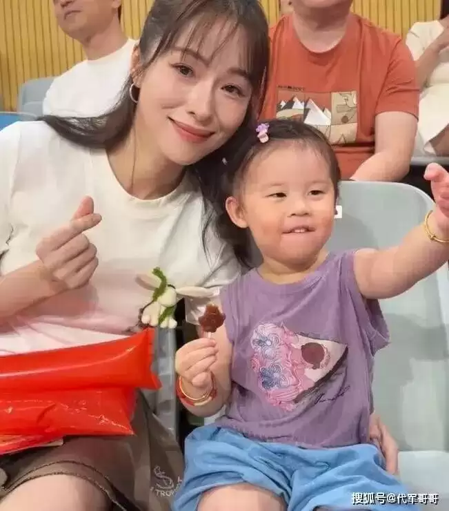 江一燕：曾与赵汉唐隐婚生一女，离婚尽情享单身生活