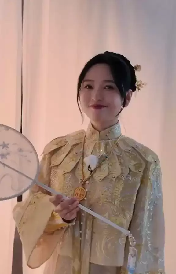 金莎晒结婚五金！老公孙丞潇曾透露自己3年前就开始攒五金了