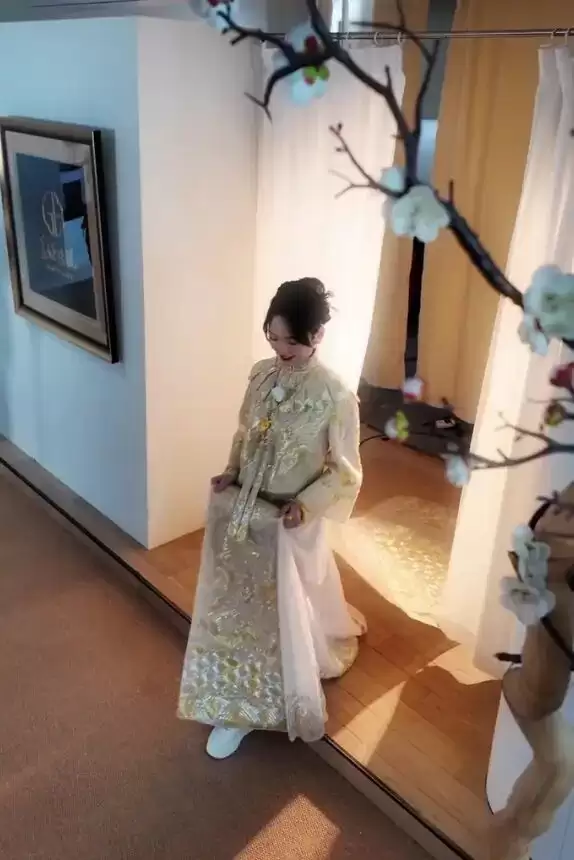 金莎晒结婚五金！老公孙丞潇曾透露自己3年前就开始攒五金了