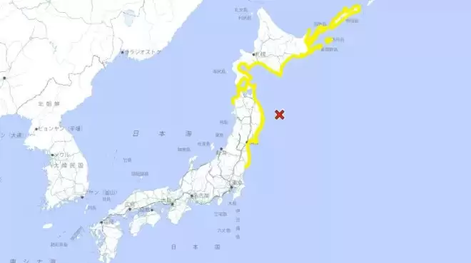 日本7.7强震！震后3小时连8震 外墙坠落刺穿屋顶