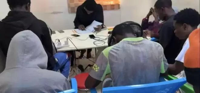 月薪六百，我在非洲雇人打游戏