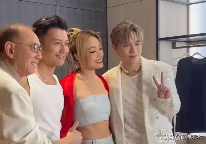 网友: 张敬轩敢来就举报 英皇艺人全遭殃