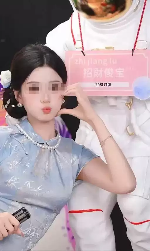 19岁女孩挪用1700万当“榜一大姐”,是王俊凯铁粉