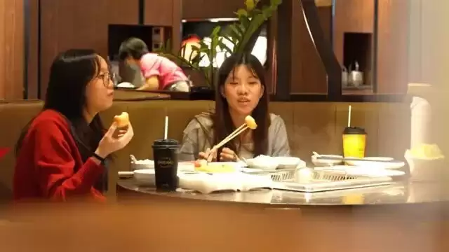 中国新一波"出海"商品:火锅,奶茶与运动服走向全球