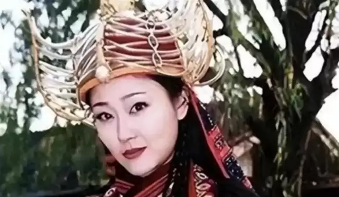 丈夫出轨8次,被闺蜜蒋勤勤背叛,43岁抑郁烧炭自尽