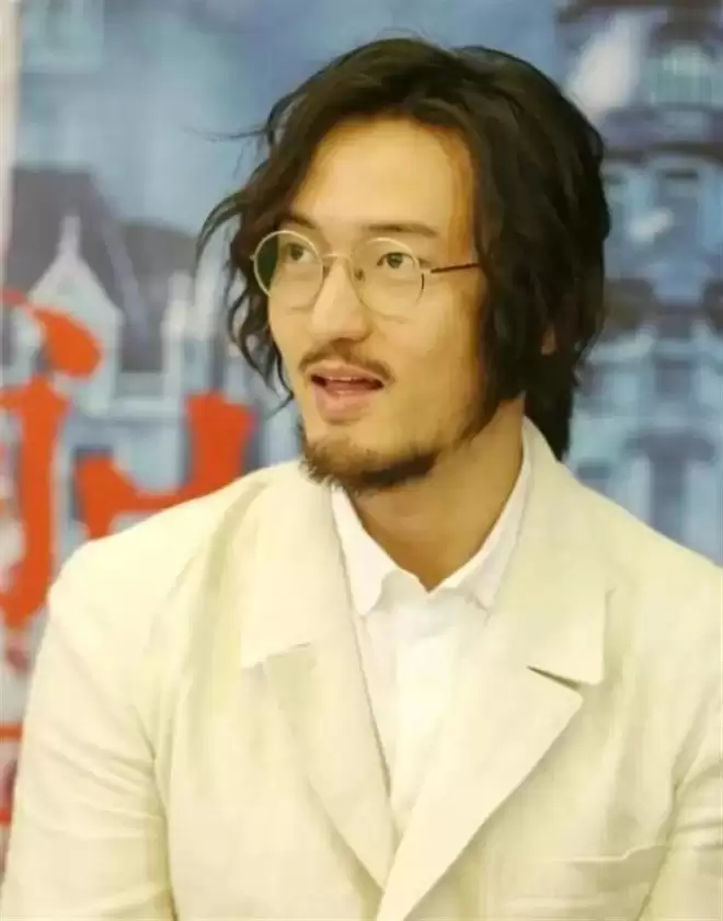 江疏影海外产子风波升级，遭正房儿子当众羞辱？