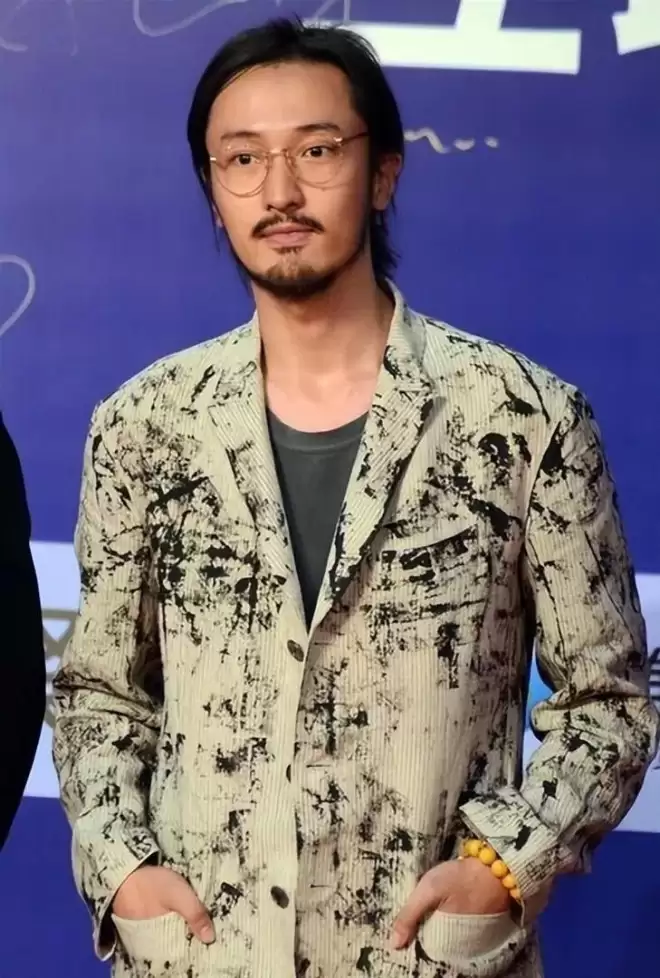 江疏影海外产子风波升级，遭正房儿子当众羞辱？