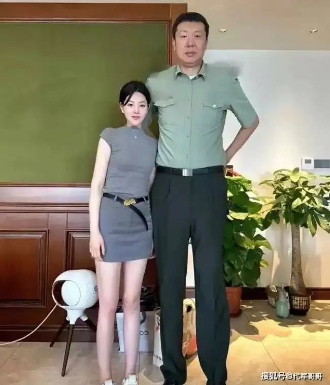 王治郅现状：一婚娶司令女儿 二婚娶小13岁娇妻