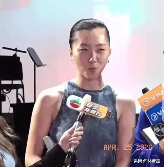 陈奕迅21岁女儿获新人奖，恋情也有了新进展