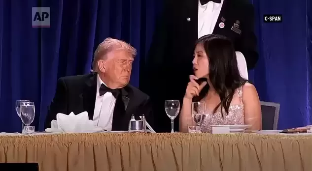 白宫晚宴坐特朗普身旁华裔女性是谁