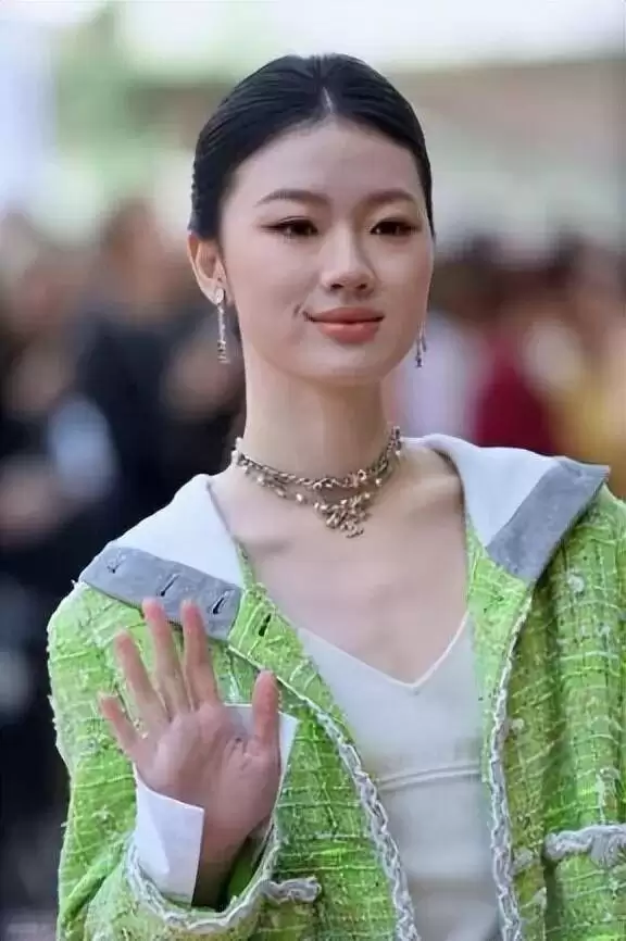 单依纯6年前原来长这样，和现在判若两人