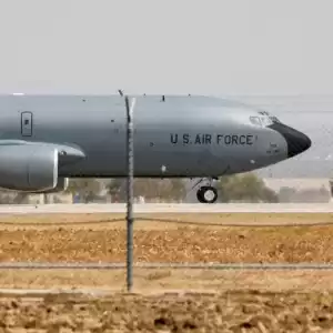 美军KC-135加油机于波斯湾发“7700”求救信号后失联