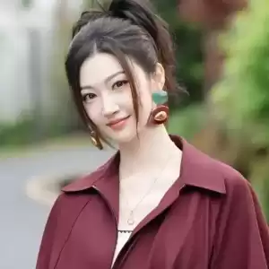 景甜难脱身？娱记称富豪已走程序，业内猜测她凑不齐五千万才闹大