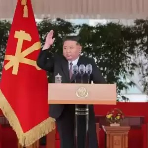 金正恩出席党校校庆，还看了一场女足表演赛