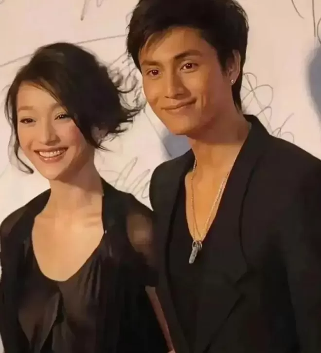 陈坤与周迅结婚传闻水落石出 儿子生母被曝