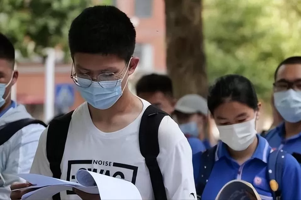 彻底沦陷！这个小国快被中国“买”下了，10个移民里，9个是华人