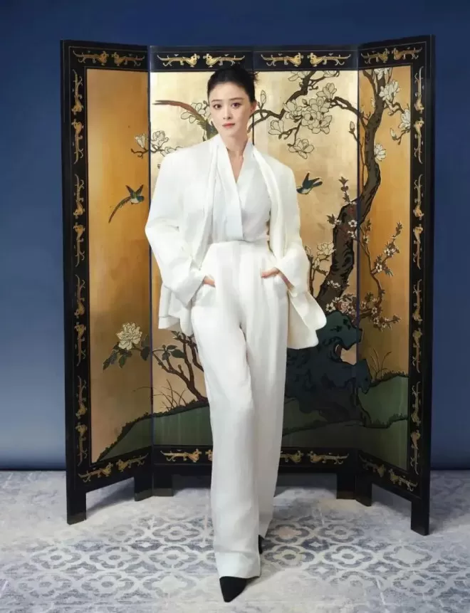 娜扎李一桐宋祖儿纷纷“抛弃”艺名，在这场年度发布会重做“自我介绍”