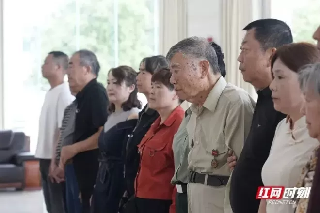 时隔73年，93岁的妻子与20岁的丈夫终于“相见”