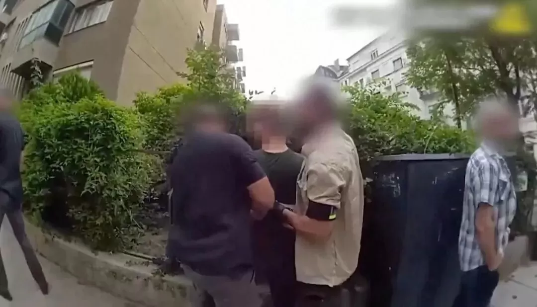 可怕! 华人男子快挂了 偷安摄像头后 发现老婆竟给他喂不明液体!
