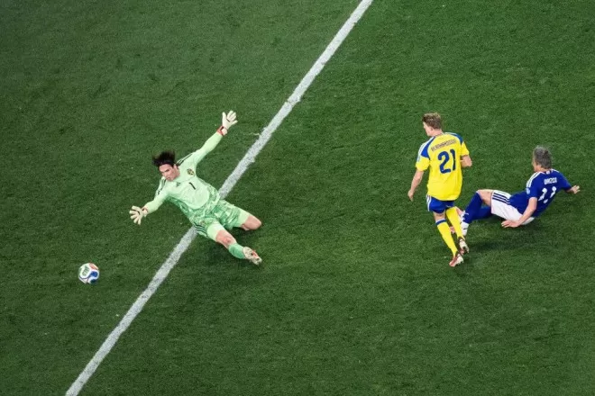 世界杯：日本1-1瑞典携手晋级！淘汰赛将战巴西
