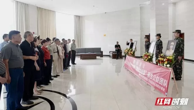 时隔73年，93岁的妻子与20岁的丈夫终于“相见”