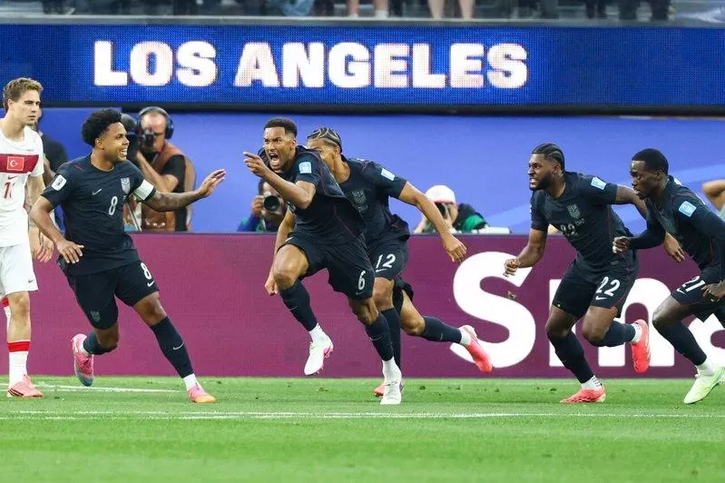 世界杯／连两场遭零封后 土耳其一吐闷气3：2绝杀美国