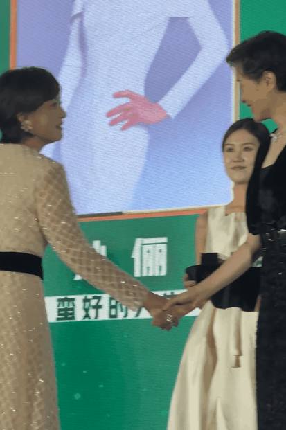 白玉兰晚宴残酷名利场：杨幂、杨紫让C位