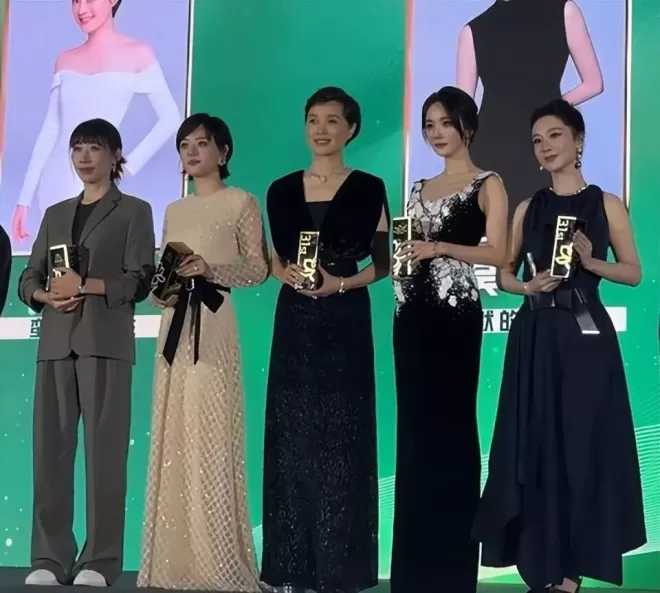 白玉兰晚宴残酷名利场：杨幂、杨紫让C位
