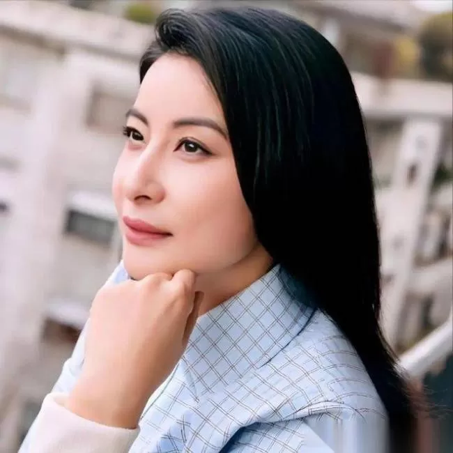 郭晶晶米兰时装周美得不敢认