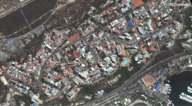 委内瑞拉地震前后卫星图：建筑大面积坍塌