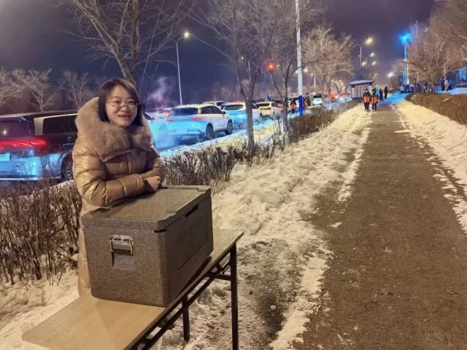 北大女硕士：辞职了，在新疆摆摊