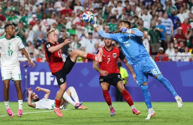 世界杯／伤停补时戏剧性2球激斗 奥地利3：3阿尔及利亚 携手晋级
