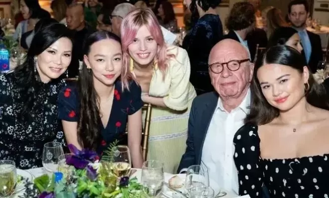 拿下斯坦福CS硕士 邓文迪小女儿为何选择“最卷赛道”？