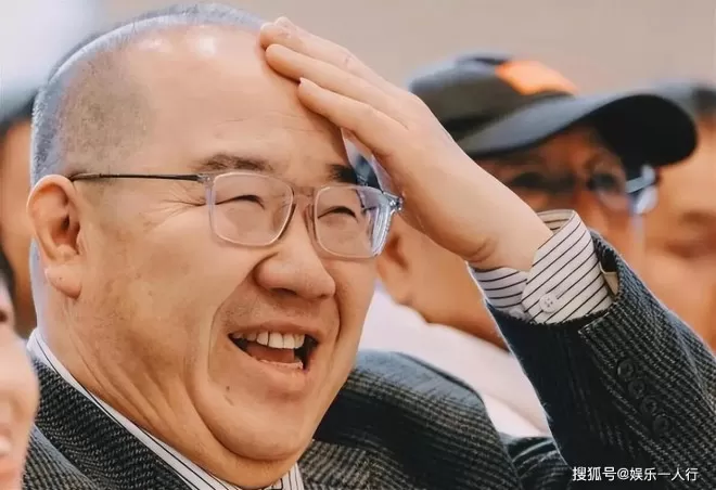 英达晚年孤寂！长子不认，幼子售球杆，亲手断送父子情，令人唏嘘