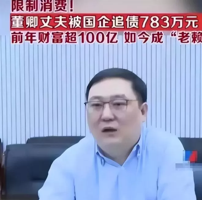 丈夫密春雷消失后,53岁董卿再迎噩耗,淡出央视原因真相大白