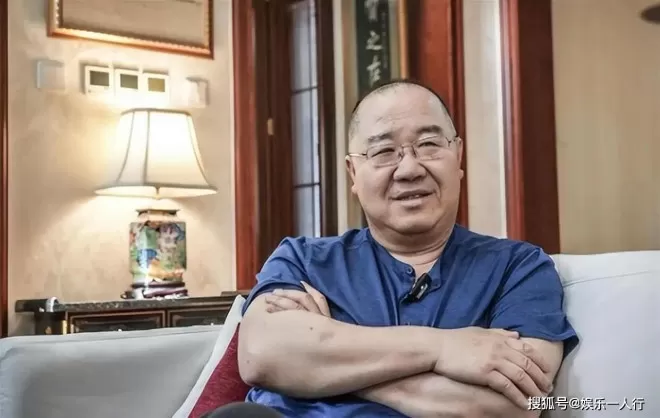 英达晚年孤寂！长子不认，幼子售球杆，亲手断送父子情，令人唏嘘