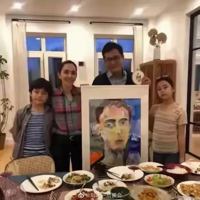 刘烨儿子久违现身,16岁诺一身高超180,过了容貌尴尬期变更帅了