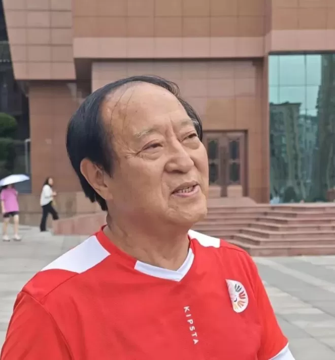 76岁牛群现状令人唏嘘：独居靠退休金度日