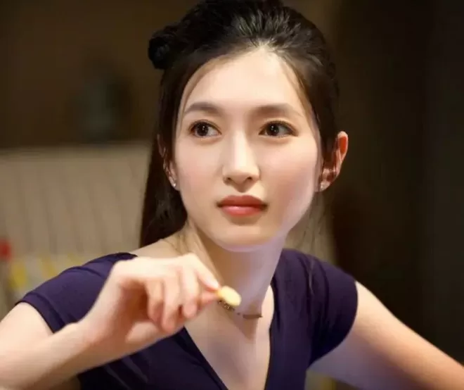江疏影，靠“恶女”升咖不丢人
