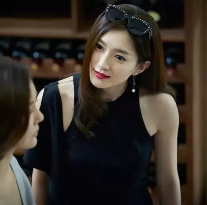 江疏影，靠“恶女”升咖不丢人