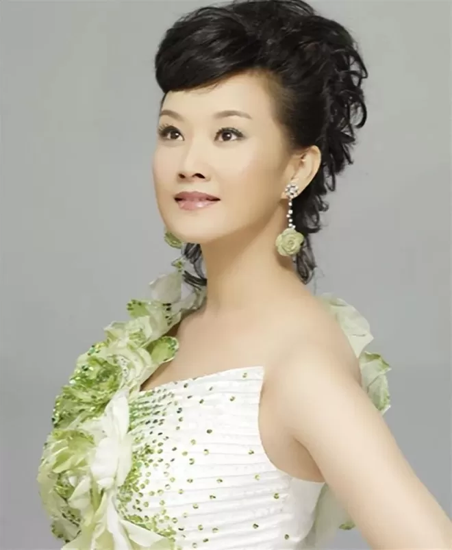 不再隐瞒！李谷一曝光宋祖英走上高位的真相