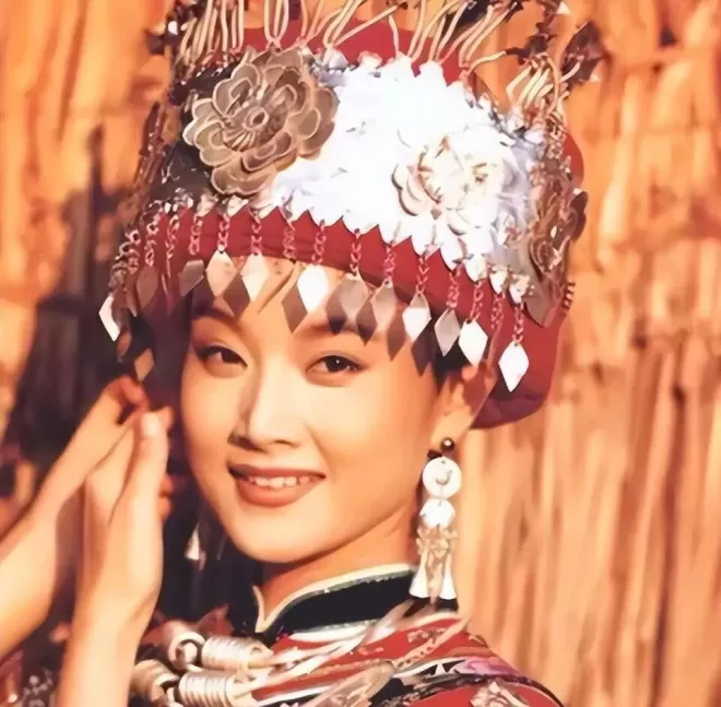 不再隐瞒！李谷一曝光宋祖英走上高位的真相