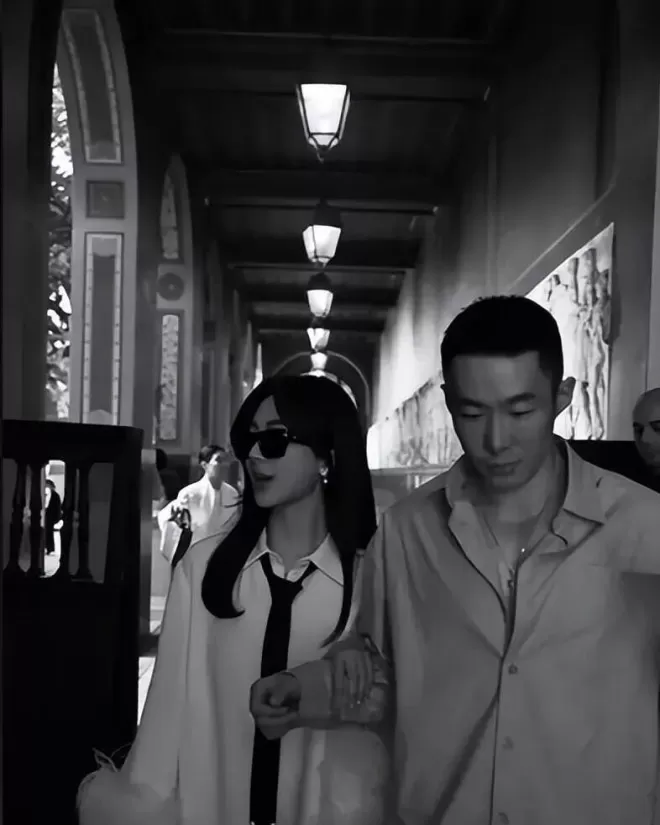 原来他就是杨紫背后的男人，身家上亿是娱乐老总