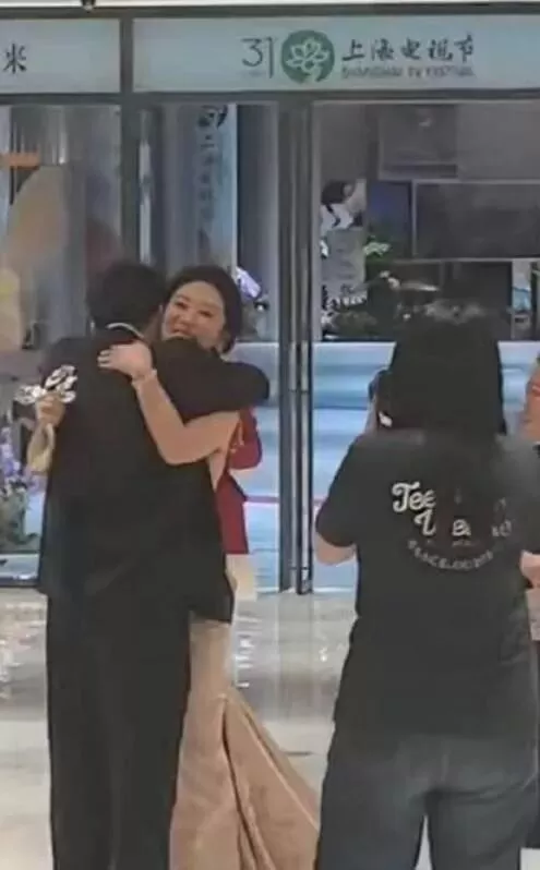 原来他就是杨紫背后的男人，身家上亿是娱乐老总