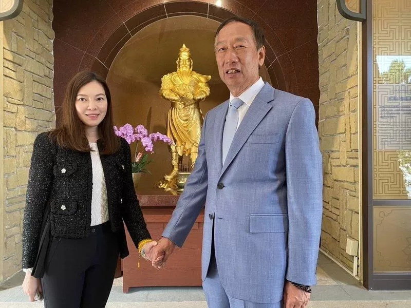 大胆揭郭台铭从政受挫内幕 她曝曾馨莹曾愤而离家出走：外人乘虚而入