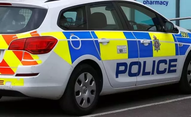 英国8名男子下药妻子供人性侵，抱团上传视频